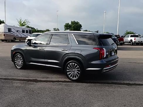 Used 2025 Hyundai Palisade Calligraphy FWD image 6
