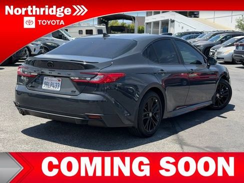 Used 2025 Toyota Camry SE w/ Convenience Package FWD image 4