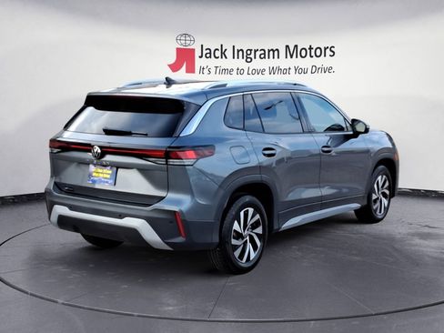 Used 2025 Volkswagen Tiguan S image 5