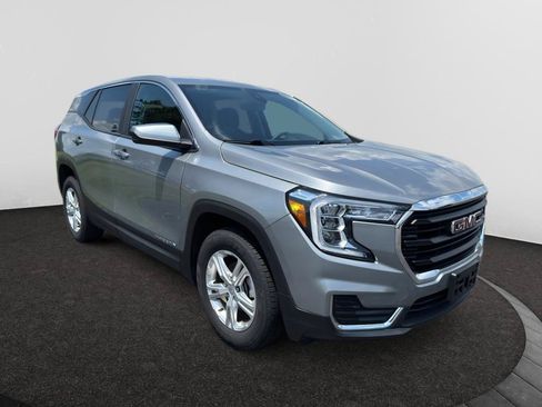 Used 2024 GMC Terrain SLE AWD/4WD image 3