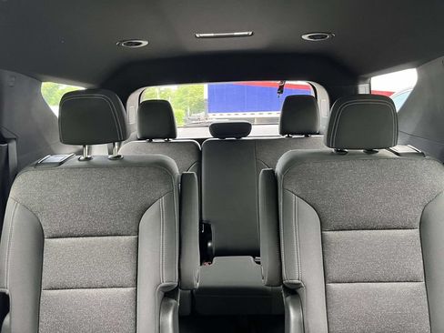 Used 2024 Chevrolet Traverse LT w/ Enhanced Driving Package FWD image 29