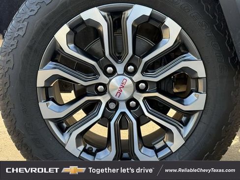 Certified 2024 GMC Canyon Denali image 9