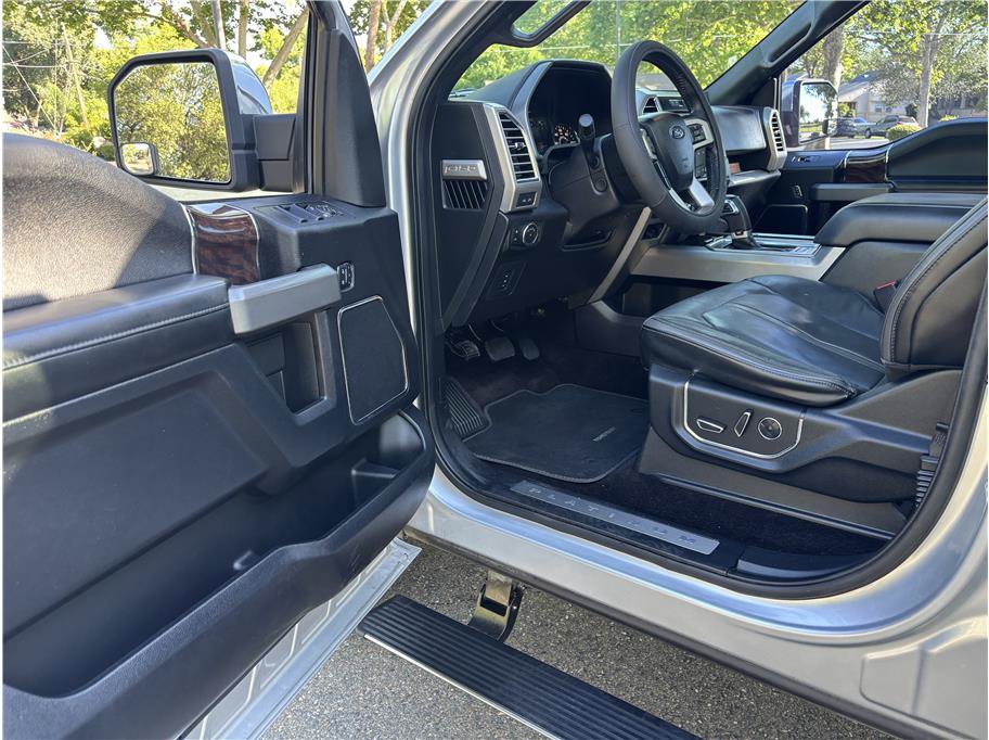 Used 2016 Ford F150 Platinum w/ Equipment Group 701A Luxury AWD/4WD image 16