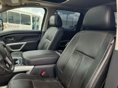 Used 2020 Nissan Titan SL w/ Moonroof Package AWD/4WD image 20