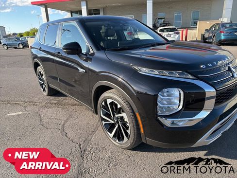 Used 2025 Mitsubishi Outlander SE AWD/4WD image 1