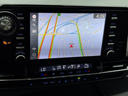 Used 2023 Toyota Sienna XSE image 19