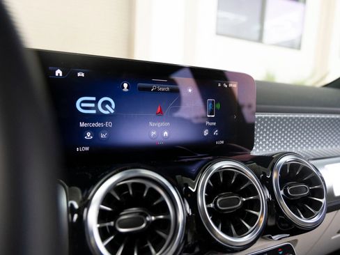 Used 2024 Mercedes-Benz EQB 250+ image 17