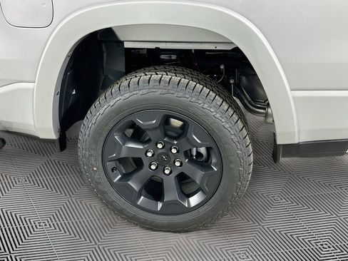 New 2026 RAM 1500 4x4 Crew Cab image 15