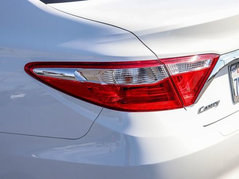 Used 2016 Toyota Camry LE FWD image 7