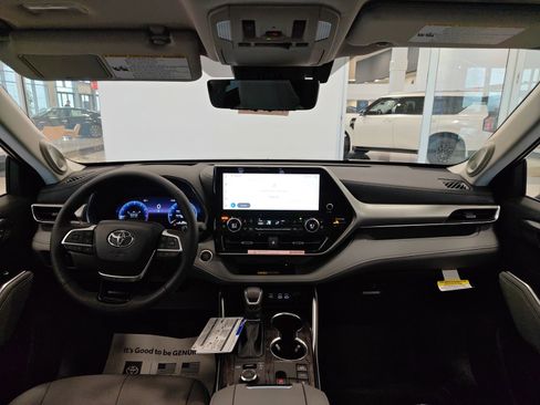 New 2026 Toyota Highlander Platinum AWD/4WD image 36