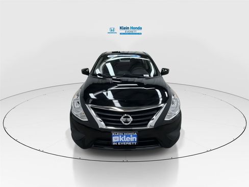 Used 2018 Nissan Versa SV FWD image 5