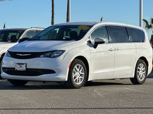 Certified 2023 Chrysler Voyager LX image 12