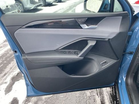 New 2026 Volkswagen Tiguan SE image 24