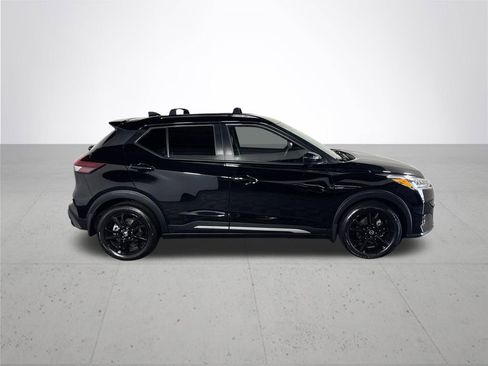 Used 2021 Nissan Kicks SR w/ SR Premium Package FWD image 5