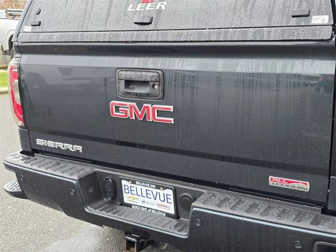 Used 2018 GMC Sierra 1500 SLT image 45