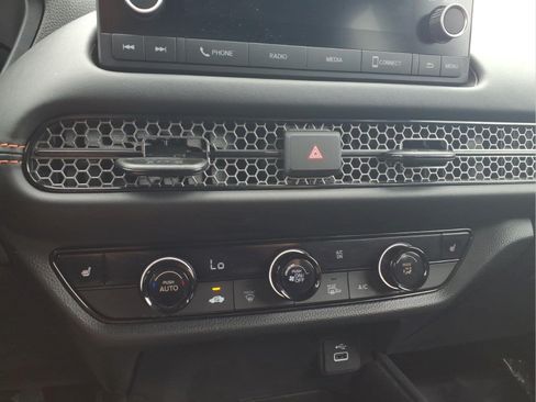 Certified 2025 Honda HR-V Sport image 20