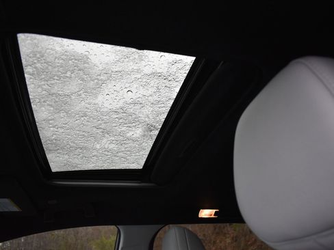 Used 2025 Toyota Sienna XSE image 17