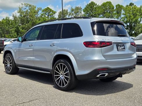 Used 2025 Mercedes-Benz GLS 450 4MATIC image 3