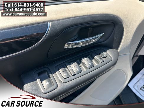 Used 2019 Dodge Grand Caravan SXT FWD image 11