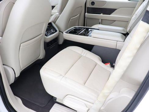 Used 2019 Lincoln Navigator Reserve AWD/4WD image 36