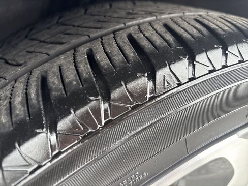 Used 2019 Honda Accord Touring image 10