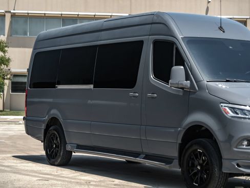 Used 2022 Mercedes-Benz Sprinter 2500 image 24