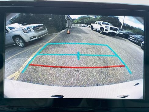 Used 2022 Toyota Sienna XLE image 14