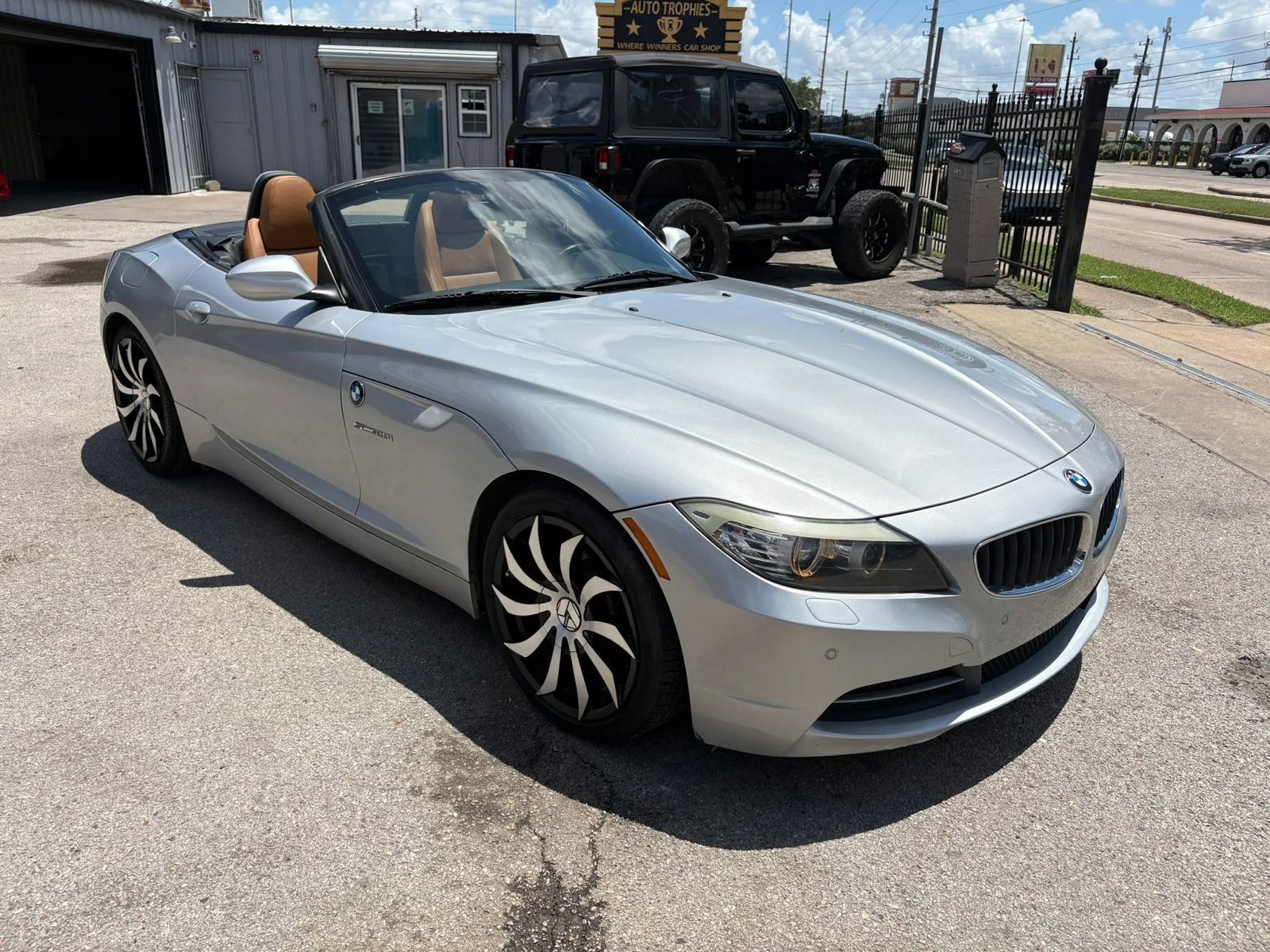 Used 2012 BMW Z4 sDrive28i w/ Sport Pkg RWD image 15