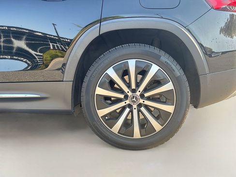 Used 2020 Mercedes-Benz GLB 250 w/ Premium Package image 10