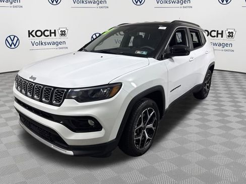 Used 2025 Jeep Compass Limited AWD/4WD image 3