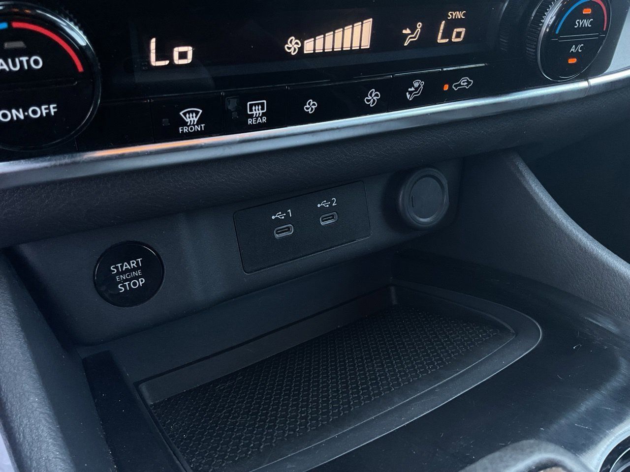 Used 2025 Nissan Rogue SV FWD image 24
