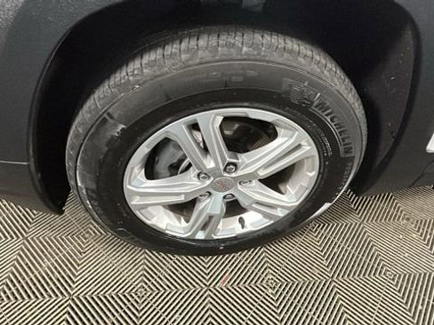 Used 2024 GMC Terrain SLE FWD image 10