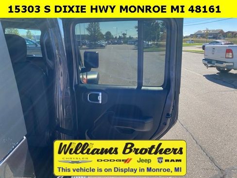 Used 2020 Jeep Gladiator Sport w/ Quick Order Package 24S image 28