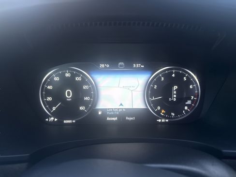 Used 2020 Volvo V90 T6 Cross Country image 23