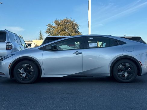 New 2026 Toyota Prius Plug-In Hybrid image 6