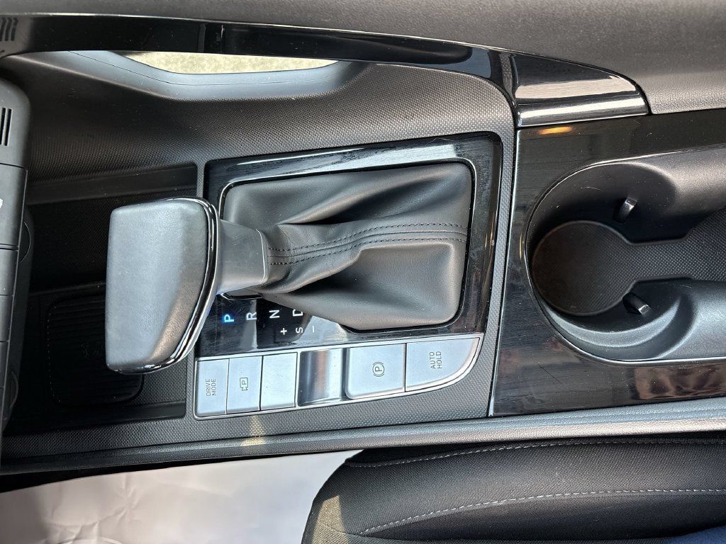 Used 2025 Hyundai Elantra SEL FWD image 23