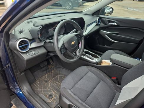Used 2024 Chevrolet Trax LS w/ Driver Confidence Package FWD image 17
