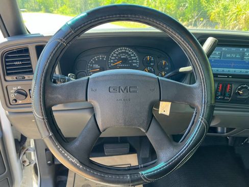 Used 2006 GMC Sierra 1500 W/T image 12