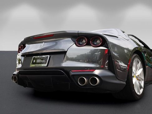 Certified 2022 Ferrari 812 GTS RWD image 17
