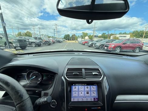 Used 2019 Ford Explorer Sport AWD/4WD image 2