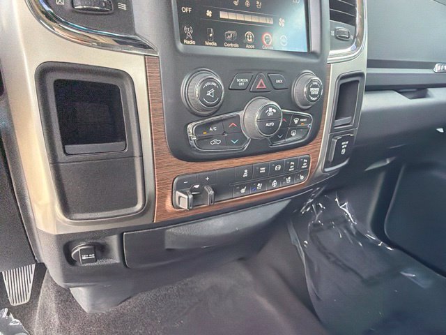 Used 2017 RAM 3500 Laramie RWD image 28