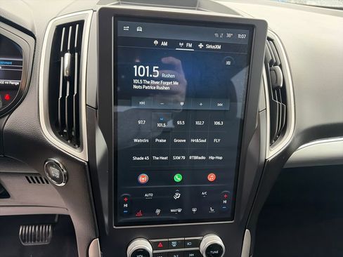 Used 2022 Ford Edge SEL image 21