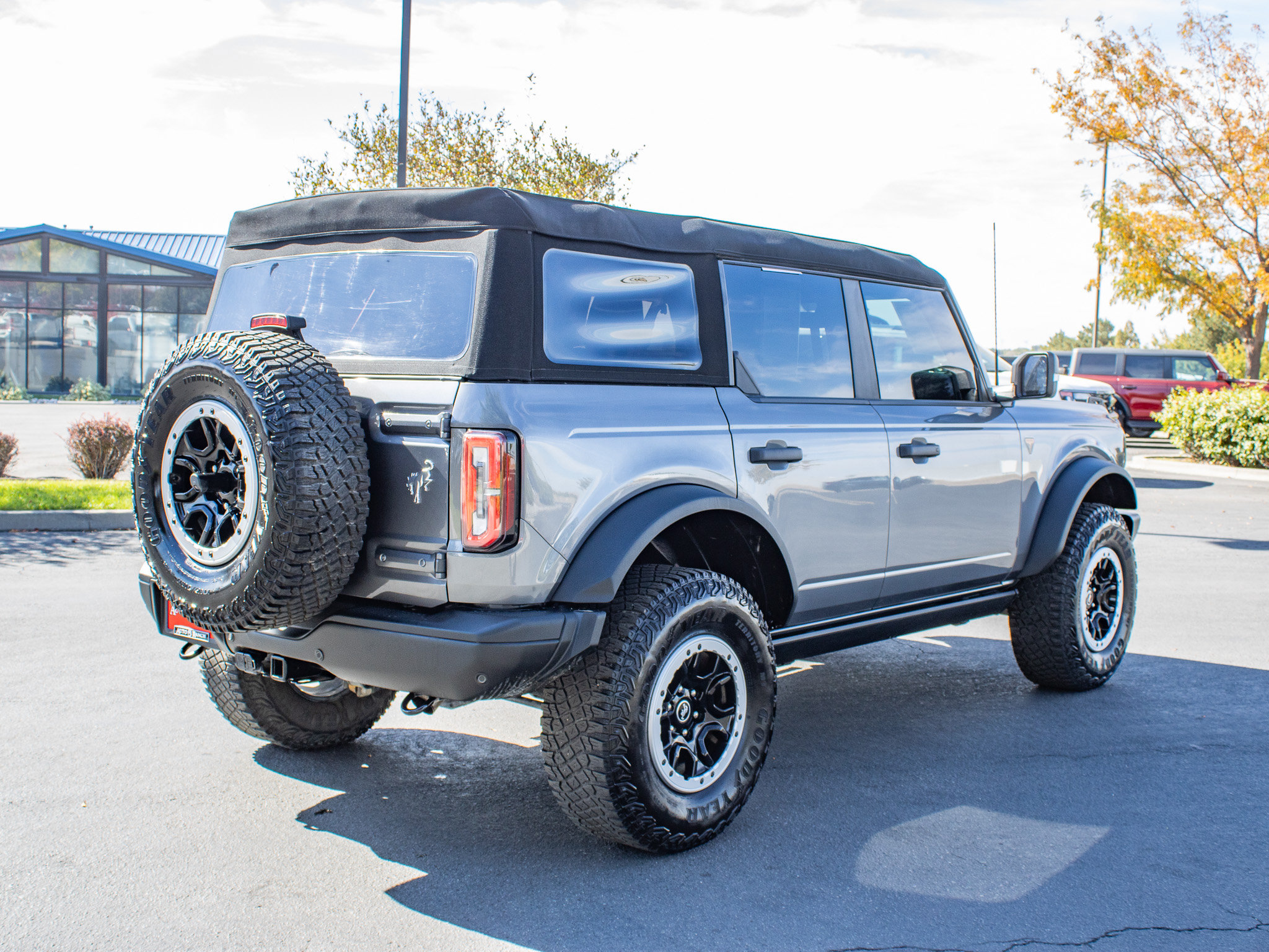 Used 2023 Ford Bronco Badlands w/ Sasquatch Package AWD/4WD image 8