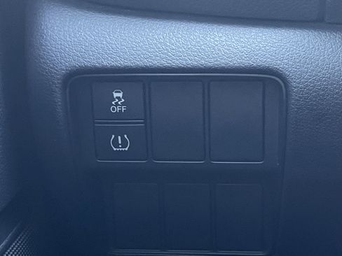 Used 2018 Honda CR-V LX image 29