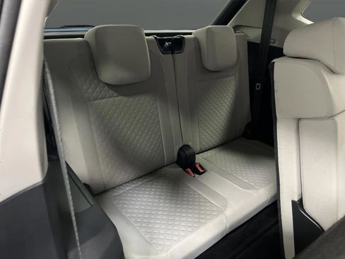 Used 2020 Volkswagen Tiguan S image 27