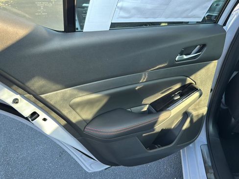 New 2025 Nissan Altima 2.5 SR image 15