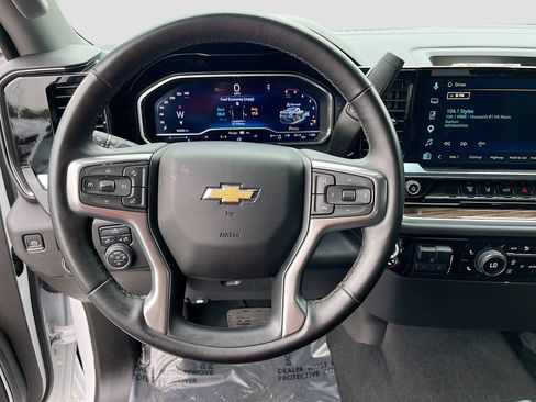 Used 2025 Chevrolet Silverado 2500 LT w/ Convenience Package AWD/4WD image 11