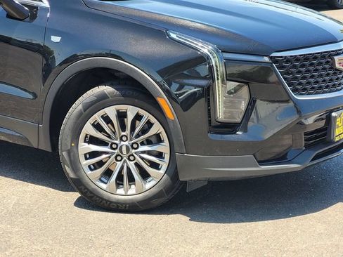 Used 2024 Cadillac XT4 Premium Luxury FWD image 9