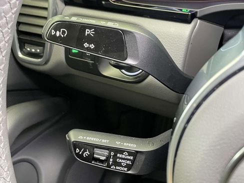 Certified 2023 Porsche Cayenne Platinum Edition AWD/4WD image 42