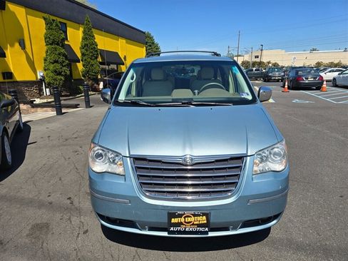 Used 2008 Chrysler Town & Country Limited w/ Trailer Tow Group FWD image 21